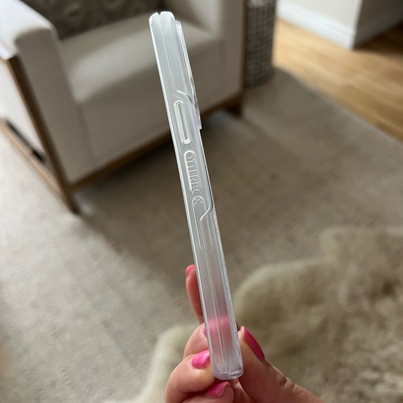 OtterBox iPhone 13 Pro Case for MagSafe
Symmetry Series Clear Antimicrobial - Picture 12 of 14